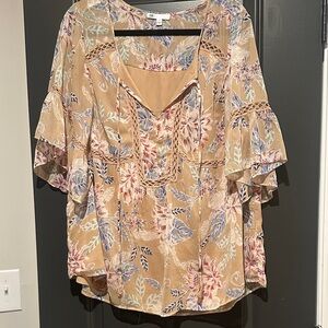 DR2 Tan Floral Ruffle-Sleeve Peasant Blouse with Blue & Red Accents